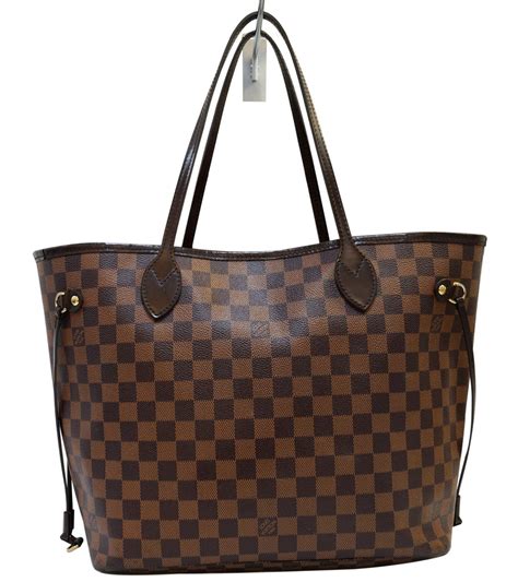 louis vuitton damier mm neverfull.